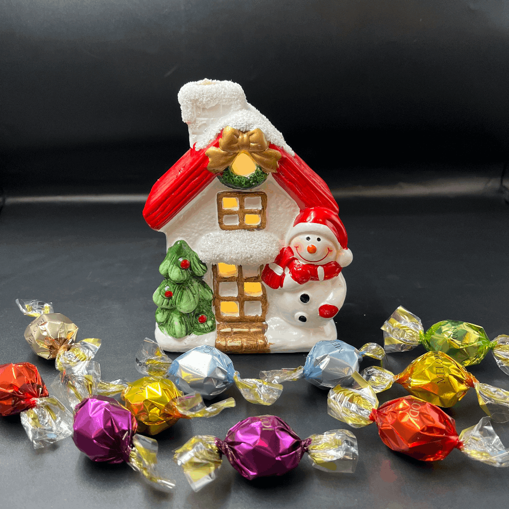 Twist Çikolata & Işıklı Kardanadamlı Noel Evi Porselen Biblo