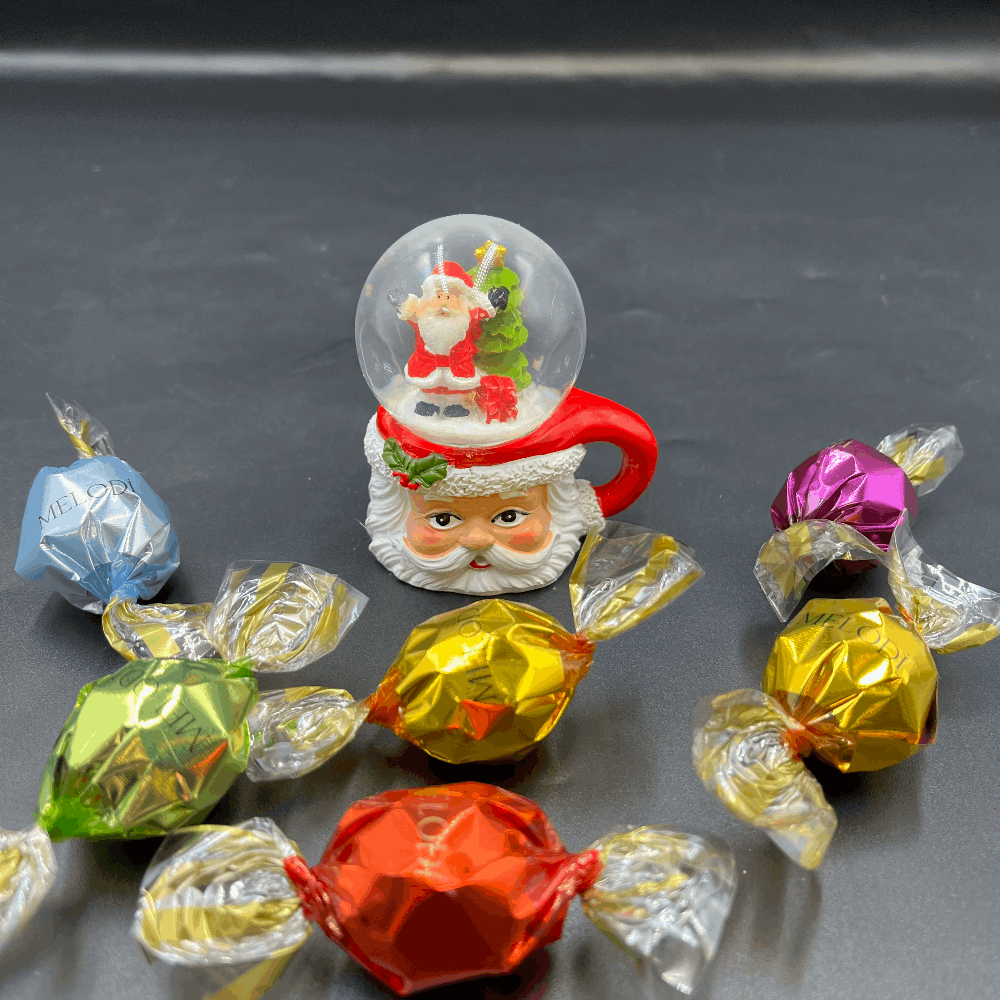 Twist Çikolata & Noel Babalı Kulplu Mini Küre